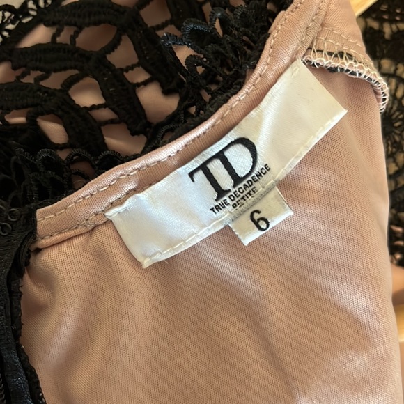 Gorgeous open back dress - Picture 5 of 5